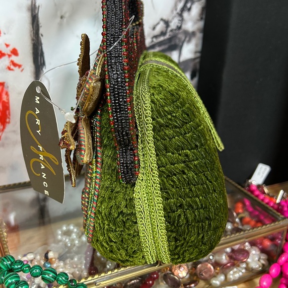 NWT Vintage Mary Frances Christmas Holly Bow Beaded Embellished Hard Case Bag - Picture 5 of 13